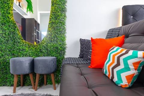 Apartamento decorado para locação de temporada em São Vicente, com vista para o mar e decoração de alto padrão – fotografia imobiliária profissional por Fernando Freire'