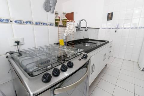 Fotografia Imobiliária de um apartamento novo para aluguel. Fotografia profissional por Fernando Freire, especialista em Airbnb e Booking.  Foto interna do apartamento.'