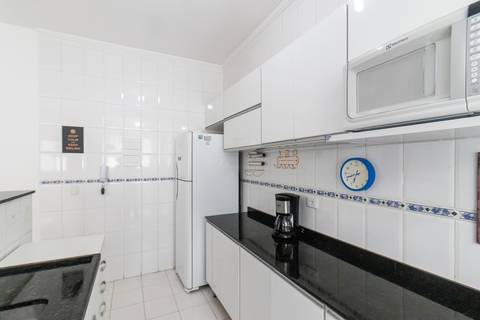 Fotografia Imobiliária de um apartamento novo para aluguel. Fotografia profissional por Fernando Freire, especialista em Airbnb e Booking.  Foto interna do apartamento.'