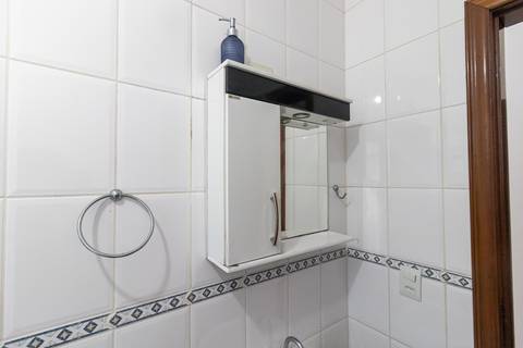 Fotografia Imobiliária de um apartamento novo para aluguel. Fotografia profissional por Fernando Freire, especialista em Airbnb e Booking.  Foto interna do apartamento.'