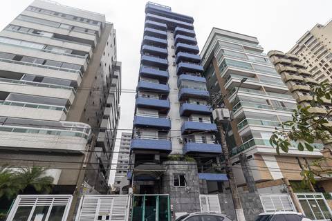 Fotografia Imobiliária de um apartamento novo para aluguel. Fotografia profissional por Fernando Freire, especialista em Airbnb e Booking.  Foto da fachada do prédio,'