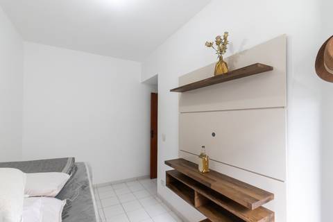 Fotografia Imobiliária de um apartamento novo para aluguel. Fotografia profissional por Fernando Freire, especialista em Airbnb e Booking.  Foto interna do apartamento.'