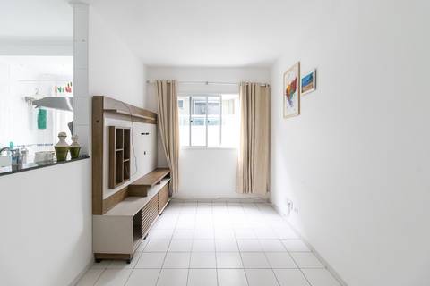 Fotografia Imobiliária de um apartamento novo para aluguel. Fotografia profissional por Fernando Freire, especialista em Airbnb e Booking.  Foto interna do apartamento.'
