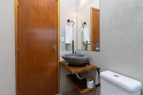 Casa de Temporada em Guaratuba - fotografia imobiliaria profissional para airbnb e booking de uma casa em bertioga por fernando freire fotografo de imoveis baixada santista e praia'
