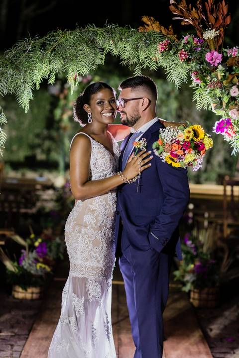 casal recem casados sorrindo decoração casamento vila velha itatiba casamento campo itatiba sp casamento fotografo itatiba julio akio hida retratos foto e video '