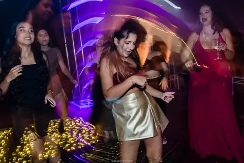 dança 15 anos com a mãe baile de mascaras '