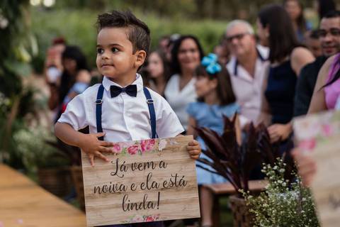 la vem a noiva e ela está linda preparação noiva casamento lindo em itatiba casando em itatiba casando morungaba'