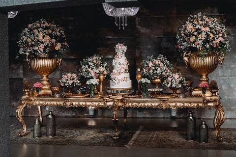 doces finos mesa 15 anos'