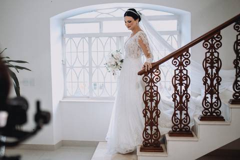noiva descendo escadas'