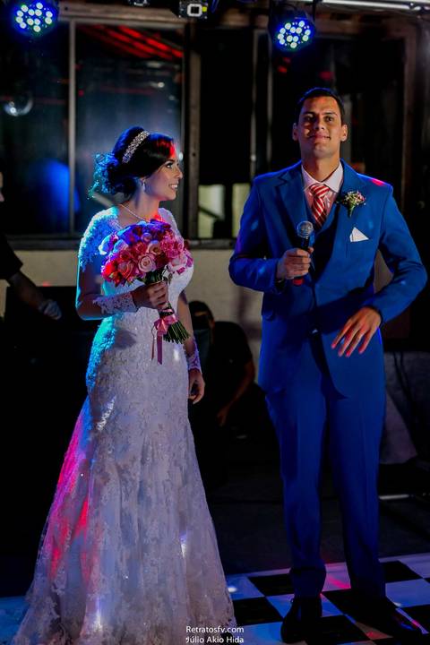 noivo e noiva fotos fotografo casamento jundiai itatiba por do sol retratofv agradecendo microfone'