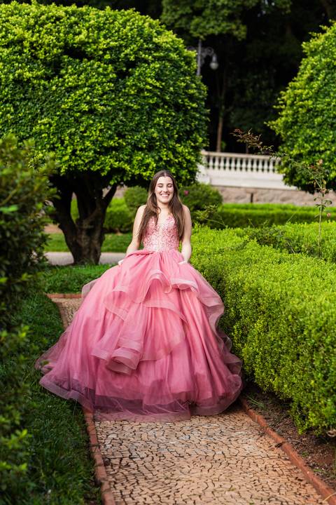 ensaio ipiranga sp 15 anos debutante sorrindo'