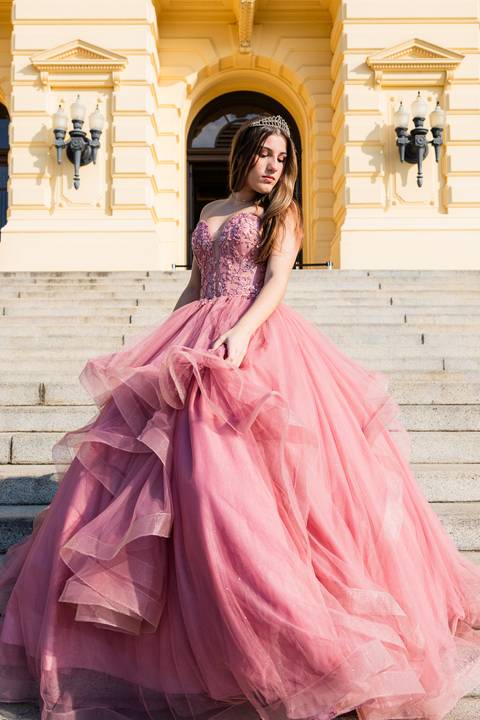 ensaio ipiranga sp 15 anos debutante em frente ao museu'