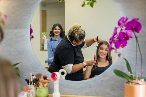 debutante a na make se preparando'