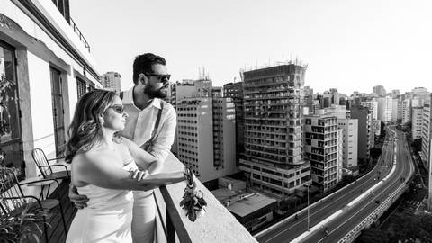 foto da cidade de sp e estrada ao fundo'