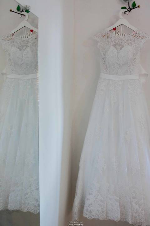 vestido pendurado reflexo'