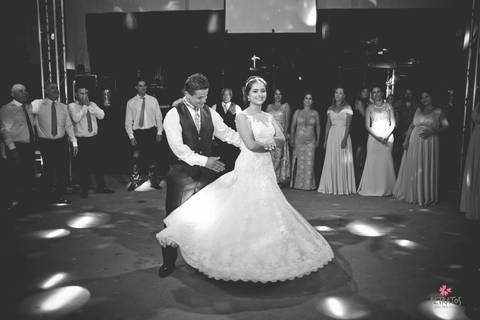 casal mesa de bolo c.e.e cem morungaba casamento dancando'