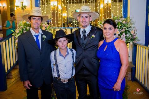 entrada dos noivos villa bela eventos vinhedo foto dos pais do noivo'