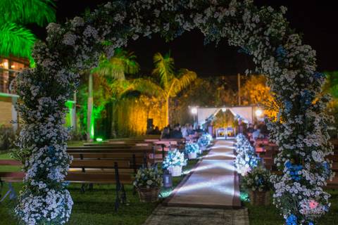 corredor casamento espaço sumatra louveira casamento no campo interior com arco floral'