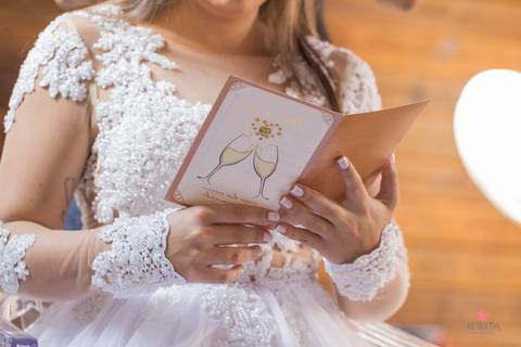 noiva lendo cartao presente noivo casamento campo itatiba foto fotografo retratos video interior sp rustico lindo fazenda ideias julio akio '