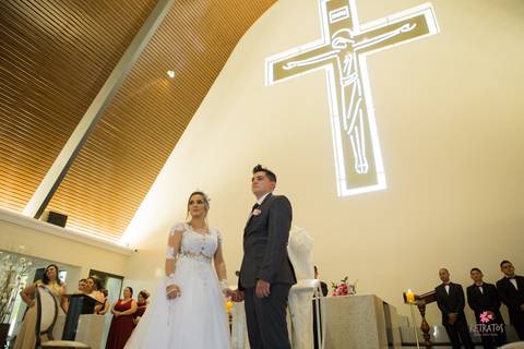 casal igreja santa cruz itatiba sp noiva lendo cartao presente noivo casamento campo itatiba foto fotografo retratos video interior sp rustico lindo fazenda ideias julio akio '