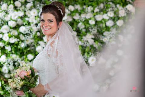 foto casamento canon 85 1.2 noiva entrando no carro wedding cars jundiai salao neide tuon making of itatiba decoração rustica casamento interior sp itatiba retratos divanas salao foto fotografo casamento julio akio hida'