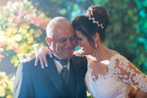 foto casamento canon 85 1.2 noiva entrando no carro wedding cars jundiai salao neide tuon making of itatiba decoração rustica casamento interior sp itatiba retratos divanas salao foto fotografo casamento julio akio hida'