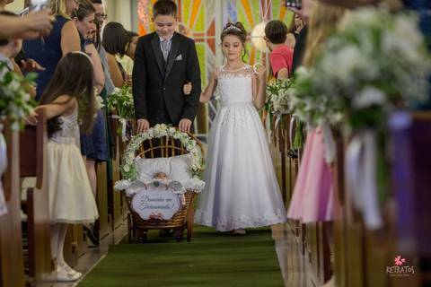 daminhas entrando igreja centenario decoração rustica casamento interior sp itatiba retratos divanas salao foto fotografo casamento julio akio hida'