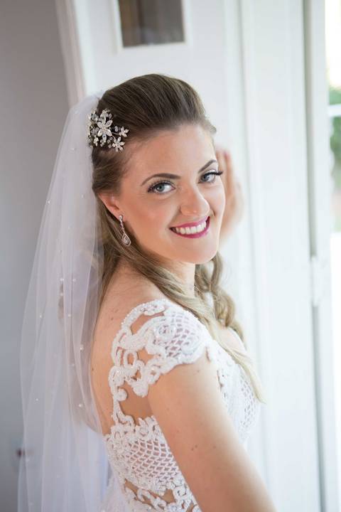 noiva na janela sacada espaço rustico santa isabel itatiba sp interior casamento lindo campo snt snta itatiba louveira foto fotografo retratos julio akio hida melhor fotografo '