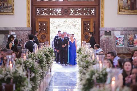 entrada padrinho e mãe igreja matriz  de itatiba belem sacada espaço rustico santa isabel itatiba sp interior casamento lindo campo snt snta itatiba louveira foto fotografo retratos julio akio hida melhor fotografo '