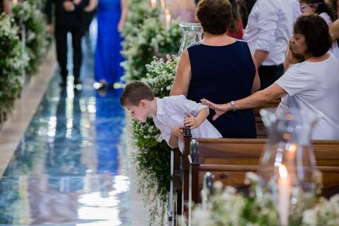 criança mostrando a lingua espelho corredor sacada espaço rustico santa isabel itatiba sp interior casamento lindo campo snt snta itatiba louveira foto fotografo retratos julio akio hida melhor fotografo '