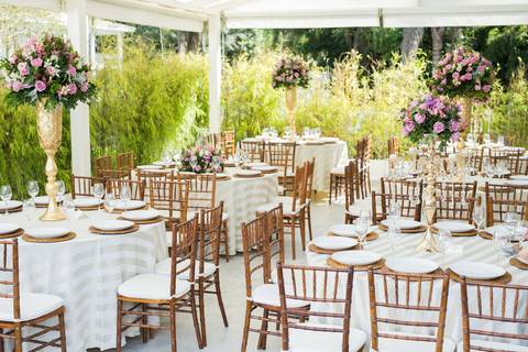 decoração casamento linda branco e roxo  espaço rustico santa isabel itatiba sp interior casamento lindo campo  espaço rustico santa isabel itatiba sp interior casamento lindo sacada espaço rustico santa isabel itatiba sp interior casamento lindo campo sn'