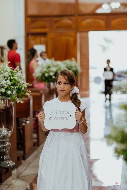 noiva altar igreja santo antonio foto fotografo de casamento itatiba sp interior video de casamento foto  make noiva noivo entrando filho igreja'