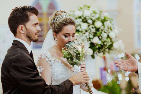 noiva altar igreja santo antonio foto fotografo de casamento itatiba sp interior video de casamento foto  make noiva noivo entrando filho igreja'