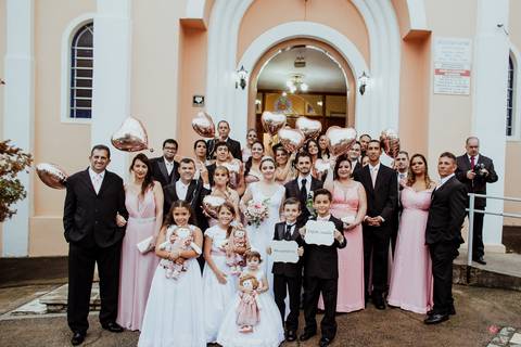 noiva altar igreja santo antonio foto fotografo de casamento itatiba sp interior video de casamento foto  make noiva noivo entrando filho igreja'