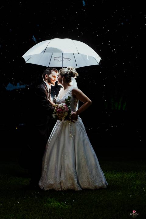noiva altar igreja santo antonio foto fotografo de casamento itatiba sp interior video de casamento foto  make noiva noivo entrando filho igreja'