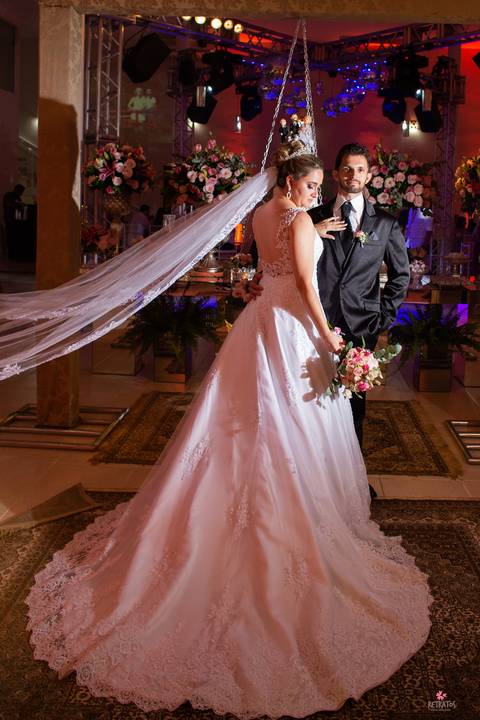 noiva altar igreja santo antonio foto fotografo de casamento itatiba sp interior video de casamento foto  make noiva noivo entrando filho igreja'