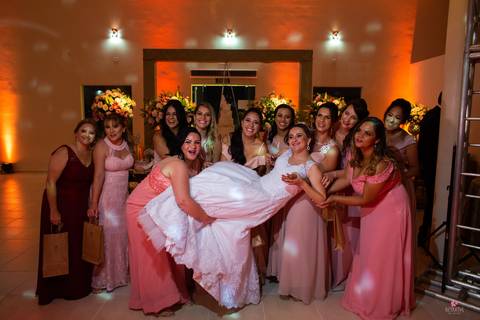 noiva altar igreja santo antonio foto fotografo de casamento itatiba sp interior video de casamento foto  make noiva noivo entrando filho igreja'