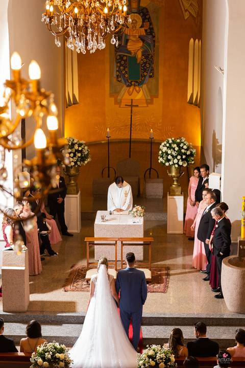 noivos e padre igreja morungaba sp e padrinhos '