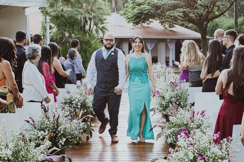 entrada dos pais e padrinhos cerimonia ar livre linda alto das palmeiras por do sol maravilhoso casamento sonhos retratos foto video itatiba julio decoracao dos sonhos '