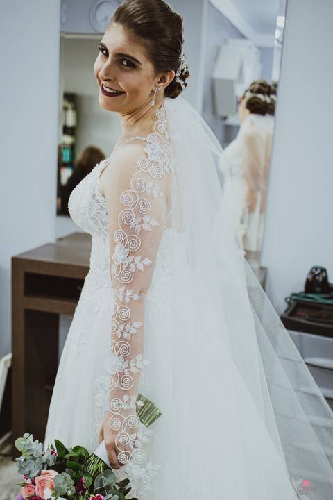 noiva com vestido de manga longa dança dos novos linda alto das palmeiras fotografo de casamento retratos foto video julio '