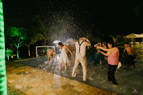 convidados na piscina lindo casamento interior sp itatiba interior fotografo de '