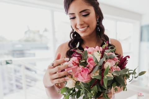 detalhes de acessorios noiva lindo casamento interior sp itatiba interior fotografo de casamento buque em mãos'