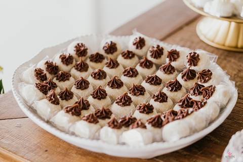 detalhes de doce na mesa de bolo rustica detalhes de acessorios noiva lindo casamento interior sp itatiba interior fotografo de casamento'