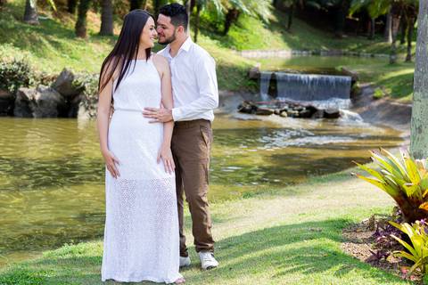 ensaio pre casamento jundiai jardim botanico foto linda e romantica diferente e animada fotografo itatiba jundiai reagião'