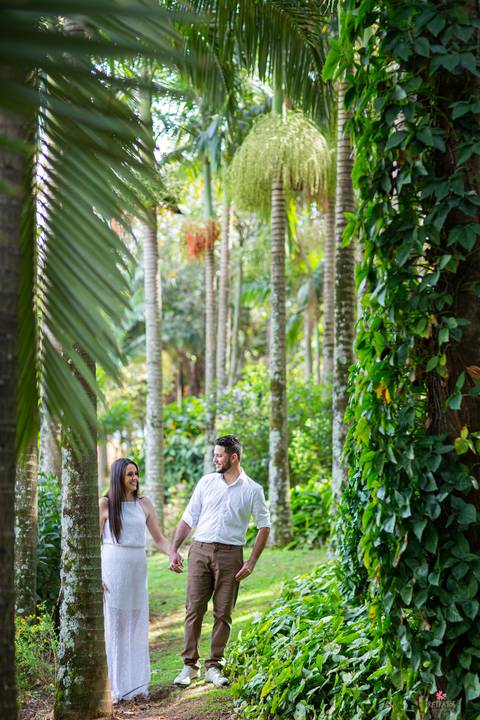ensaio pre casamento jundiai jardim botanico foto linda e romantica diferente e animada fotografo itatiba jundiai reagião'