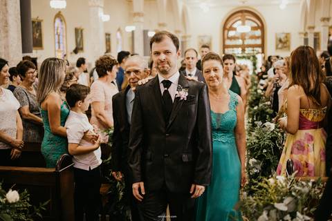 igreja nossa senhora do belem itatiba sp fotografo de casamento interior sp noivo no altar'