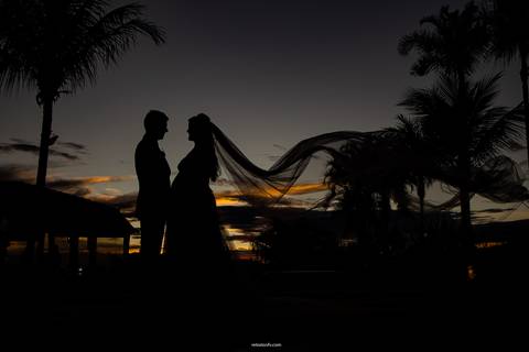 noiva descento do carro e noivo ajudando hotel orion itatiba casamento rustico fotografo de casamento itatiba sp interior '