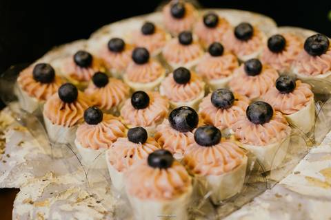 ideias de apresentação de docinhos de casamento rustico lindo'