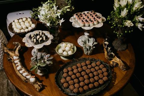 ideias de apresentação de docinhos de casamento rustico lindo'