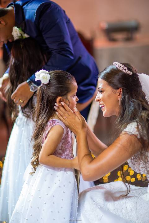 noiva agradecendo daminha noiva diva durando o making of retratos itatiba foto e video'